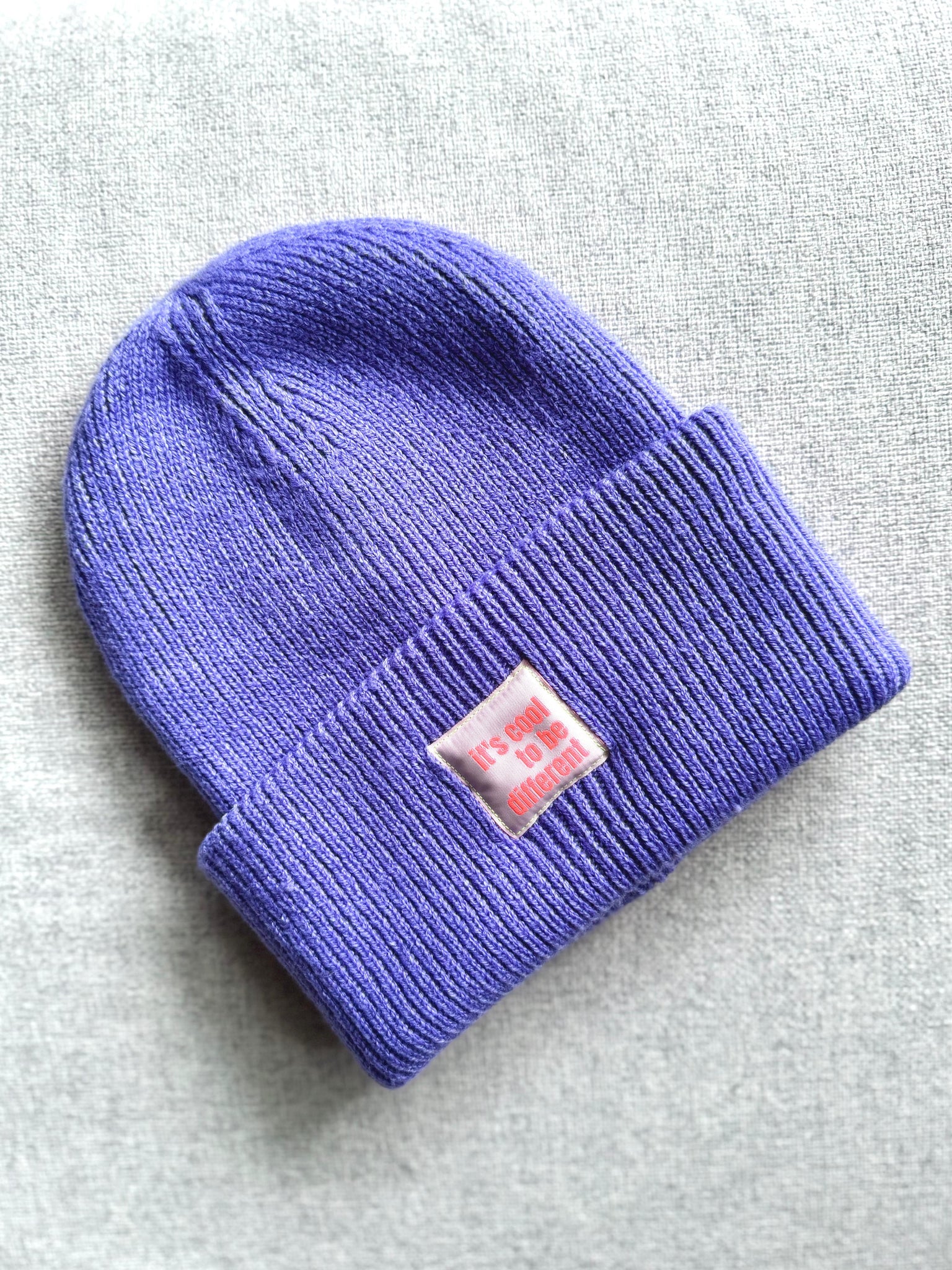 Statement Beanie - violett