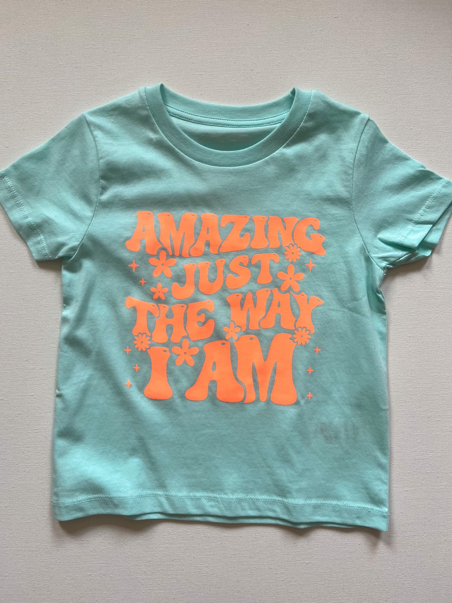 "Amazing just the way I am" Kids T-Shirt