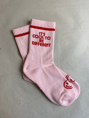 Statement Socken „It‘s cool to be different“